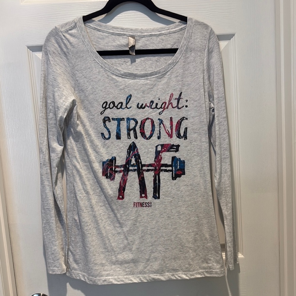 NWOT Gray Long Sleeve graphic  Fitness Top sz L